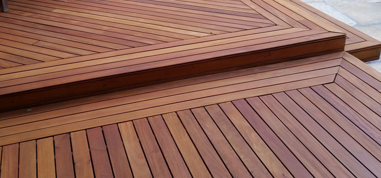 Redwood Decking Material in Lynwood, CA